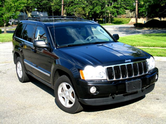 Jeep Grand Cherokee 2005 photo 2