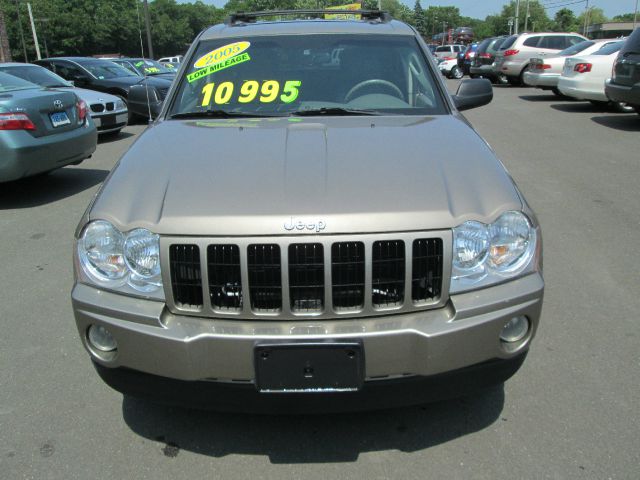 Jeep Grand Cherokee 2005 photo 2