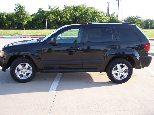 Jeep Grand Cherokee 2005 photo 2