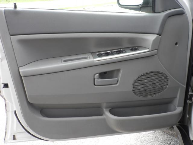 Jeep Grand Cherokee 2005 photo 14