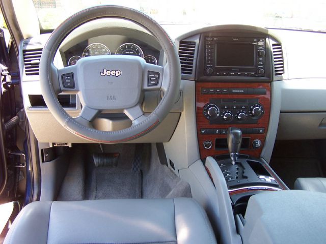 Jeep Grand Cherokee 2005 photo 1