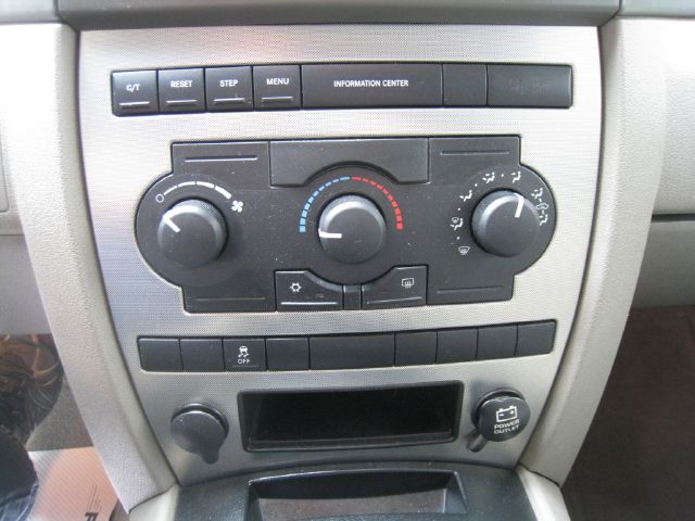 Jeep Grand Cherokee 2005 photo 18