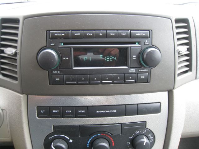 Jeep Grand Cherokee 2005 photo 19