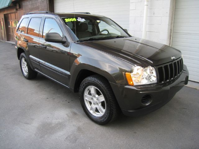 Jeep Grand Cherokee 2005 photo 2