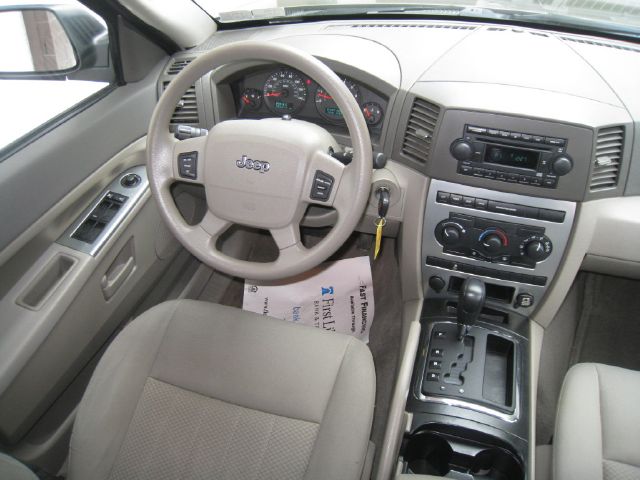 Jeep Grand Cherokee 2005 photo 21