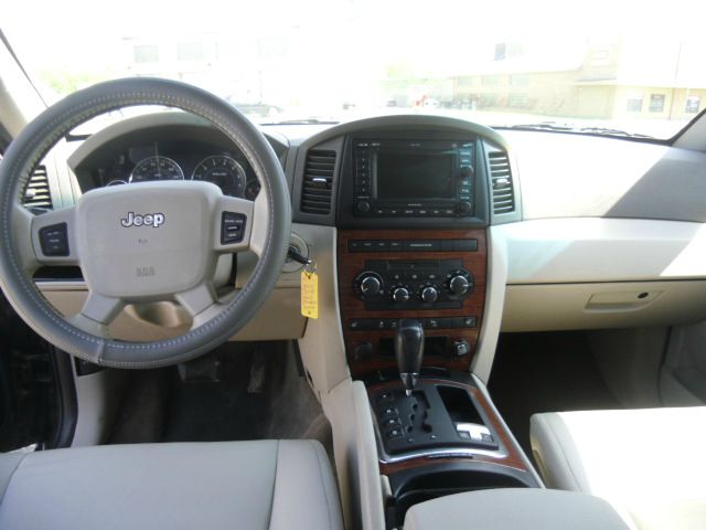 Jeep Grand Cherokee 2005 photo 12