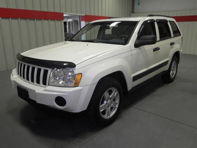 Jeep Grand Cherokee LS SUV