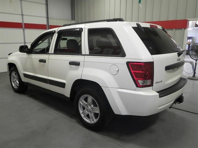 Jeep Grand Cherokee 2005 photo 2