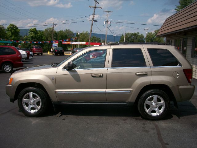 Jeep Grand Cherokee 2005 photo 2