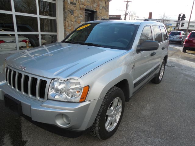 Jeep Grand Cherokee 2005 photo 2