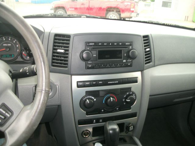 Jeep Grand Cherokee 2005 photo 3