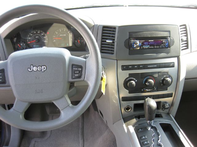 Jeep Grand Cherokee 2005 photo 10