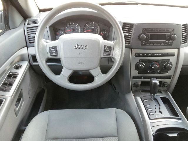 Jeep Grand Cherokee 2005 photo 3