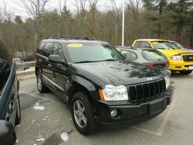 Jeep Grand Cherokee 2005 photo 2