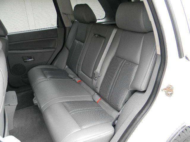 Jeep Grand Cherokee 2005 photo 20