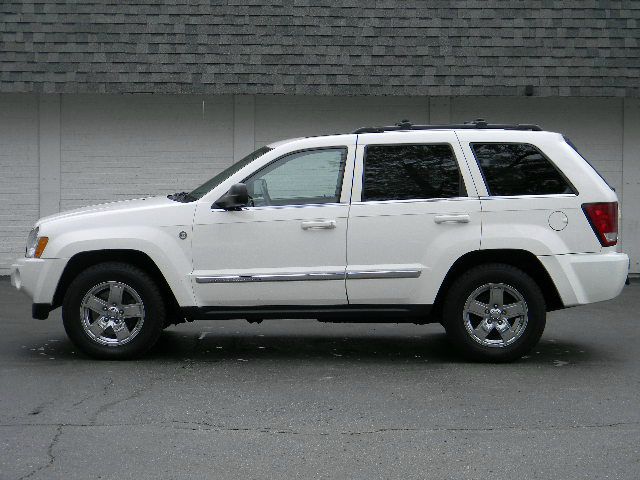 Jeep Grand Cherokee 2005 photo 32