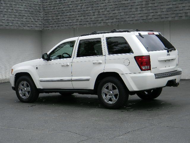 Jeep Grand Cherokee 2005 photo 33