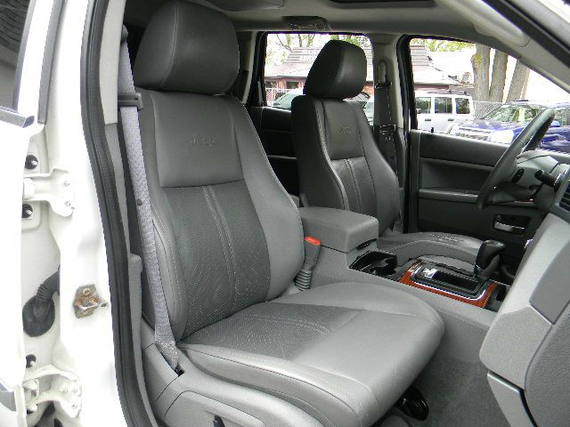 Jeep Grand Cherokee 2005 photo 37