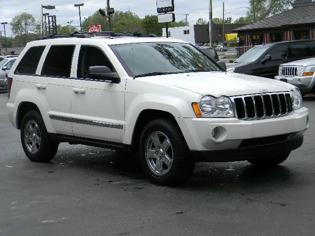 Jeep Grand Cherokee 2005 photo 39