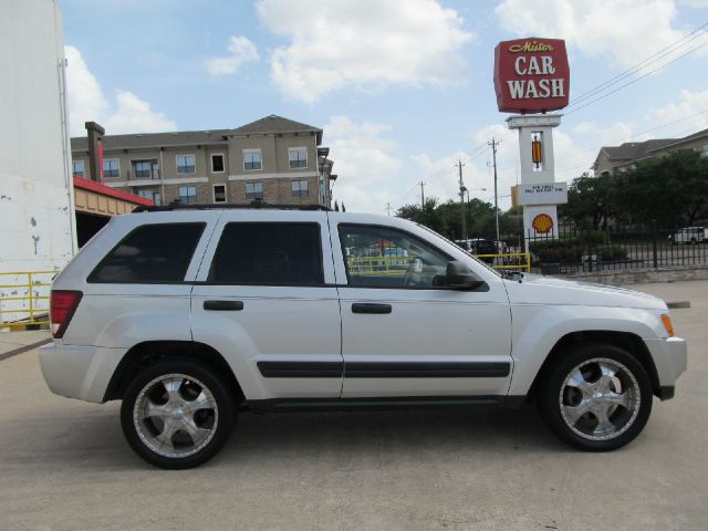 Jeep Grand Cherokee 2005 photo 2