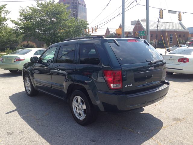 Jeep Grand Cherokee LS SUV