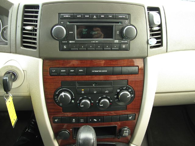 Jeep Grand Cherokee 2005 photo 10