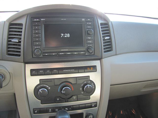 Jeep Grand Cherokee 2005 photo 10