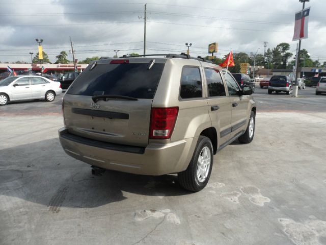 Jeep Grand Cherokee 2005 photo 2