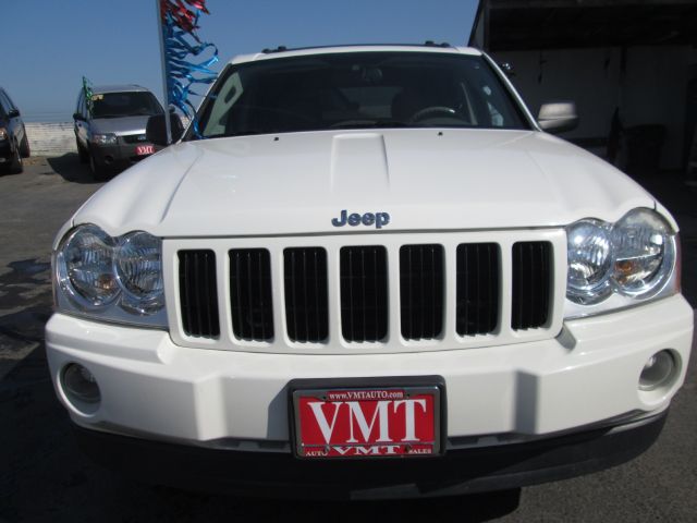 Jeep Grand Cherokee 2005 photo 2