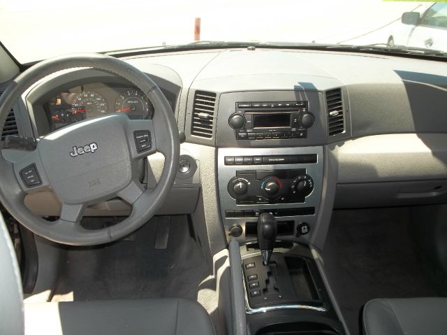 Jeep Grand Cherokee 2005 photo 3