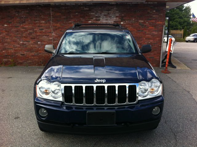 Jeep Grand Cherokee 2005 photo 2