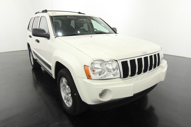 Jeep Grand Cherokee 2005 photo 2