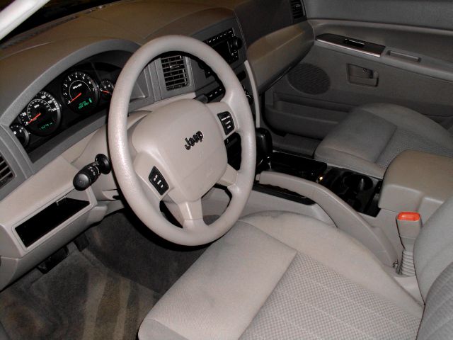 Jeep Grand Cherokee Base W/nav.sys SUV