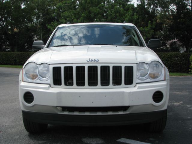 Jeep Grand Cherokee 2005 photo 3