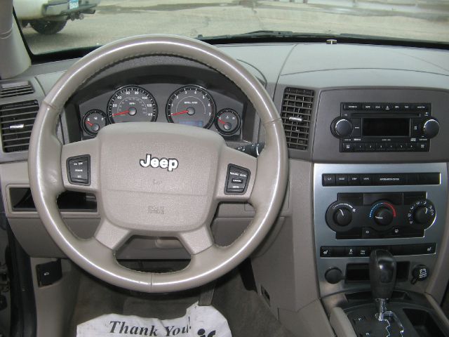 Jeep Grand Cherokee 2006 photo 18