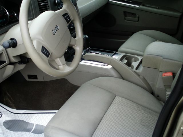 Jeep Grand Cherokee 2006 photo 11