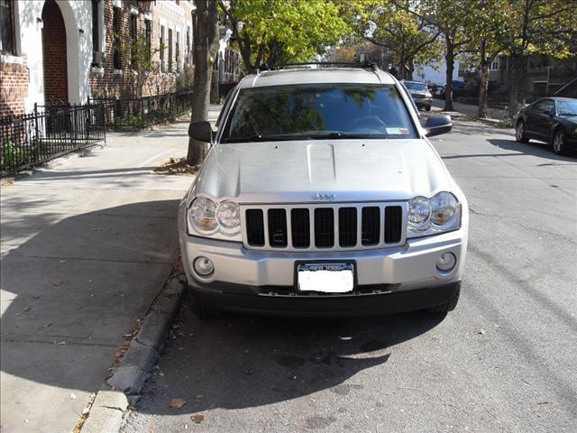 Jeep Grand Cherokee Unknown Sports Car