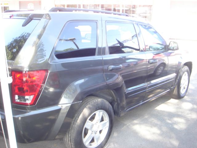 Jeep Grand Cherokee 2006 photo 2