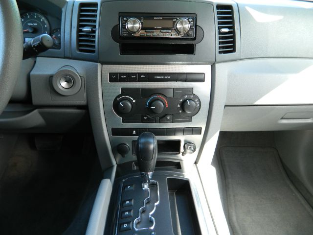 Jeep Grand Cherokee 2006 photo 21