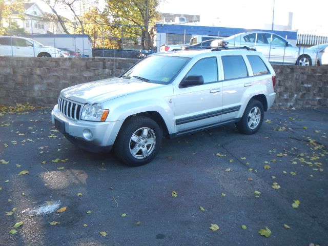 Jeep Grand Cherokee 2006 photo 2