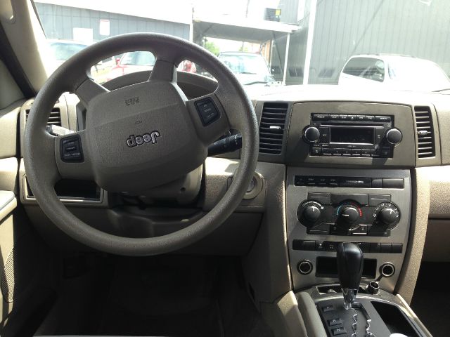 Jeep Grand Cherokee 2006 photo 2