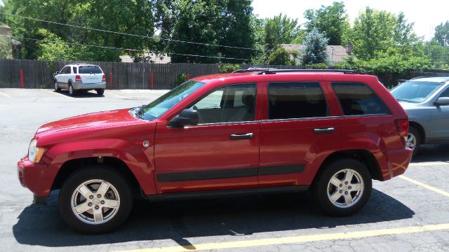 Jeep Grand Cherokee 2006 photo 2