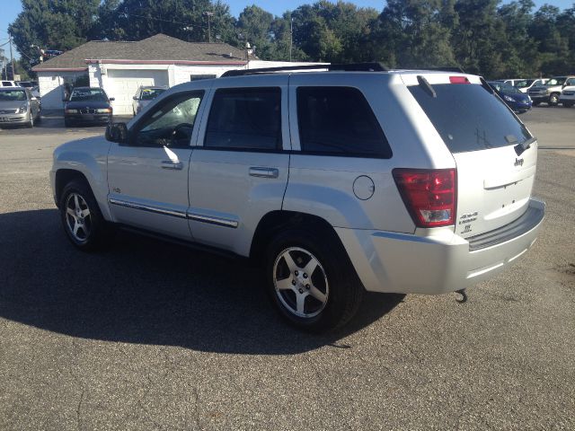 Jeep Grand Cherokee 2006 photo 2