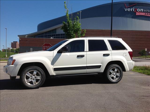 Jeep Grand Cherokee Base W/nav.sys SUV