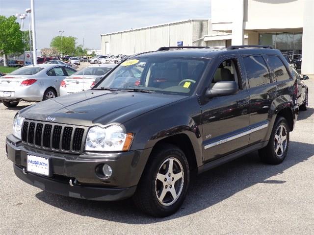 Jeep Grand Cherokee LS SUV