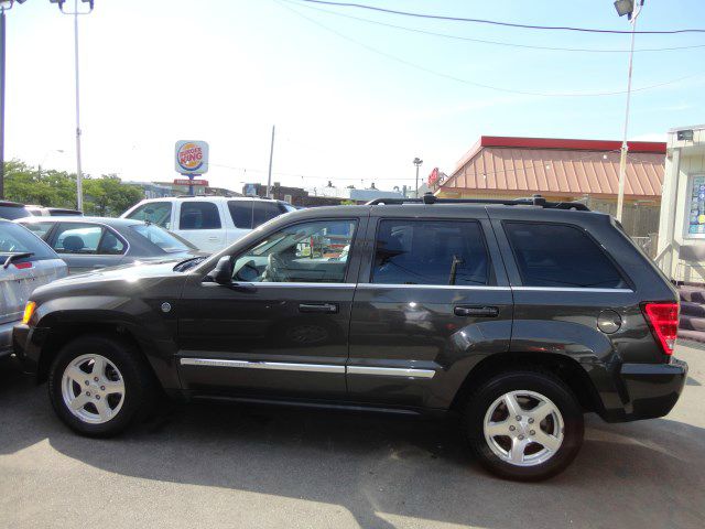 Jeep Grand Cherokee FWD SLT SUV