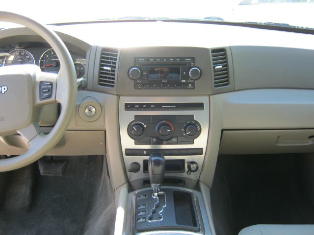 Jeep Grand Cherokee Base W/nav.sys SUV