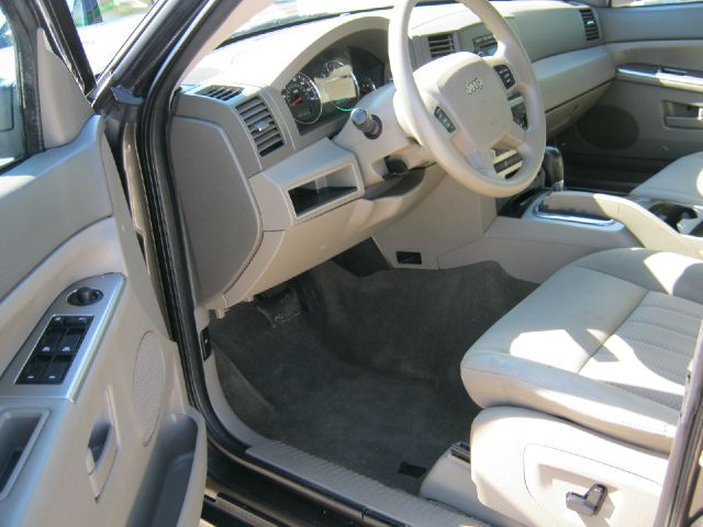 Jeep Grand Cherokee 2006 photo 15