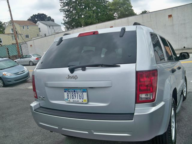 Jeep Grand Cherokee 2006 photo 2