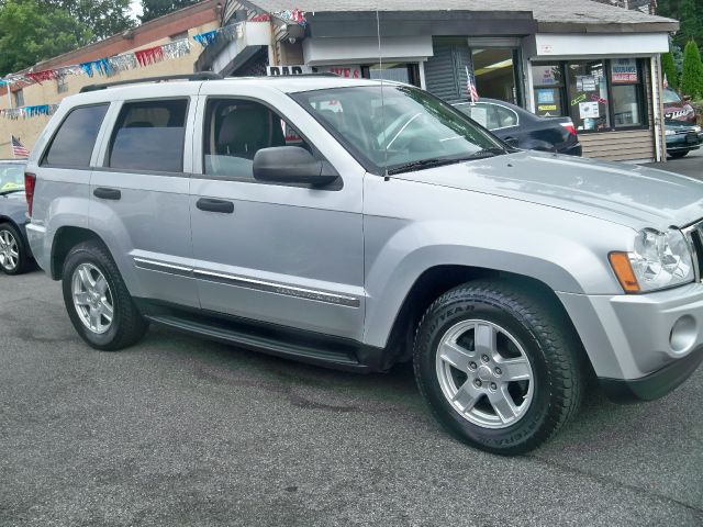 Jeep Grand Cherokee 2006 photo 3